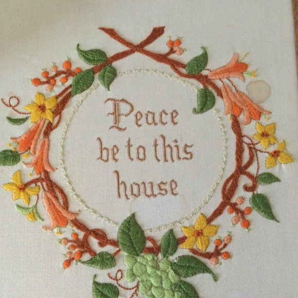 Vintage embroidery crewel wall hangings framed "peace be to this house" framed - Picture 2 of 9
